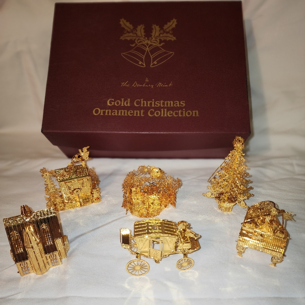 2003 Danbury mint gold christmas ornament